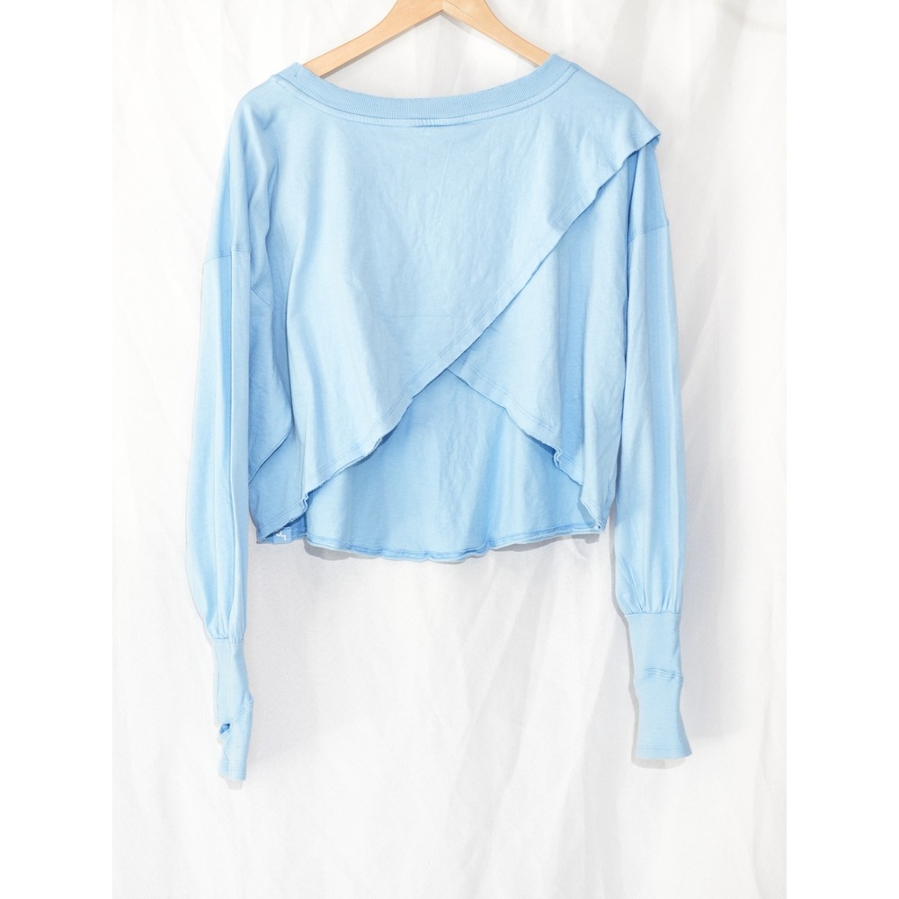 JoyLab Long-Sleeve Tee Women Large Blue Boxy Fit Thumbhole Tulip Wrap Back NWT - Picture 1 of 9